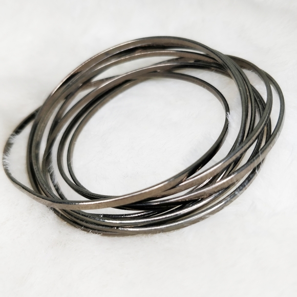 Multiple connected bangles bracelet - Picture 2 of 5